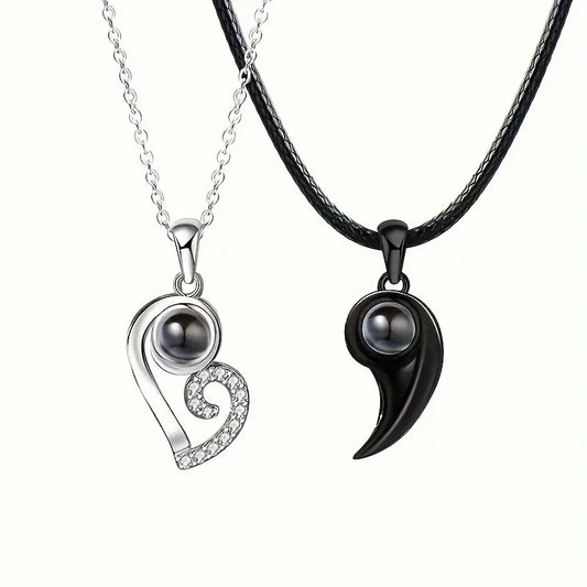 Collar con Colgante de Proyección Personalizado – Ying Yang, Un Símbolo de Conexión
