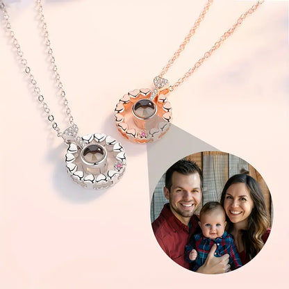 Collar Personalizado con Proyección de Foto – Anillo de Corazón, Un Símbolo de Amor Infinito