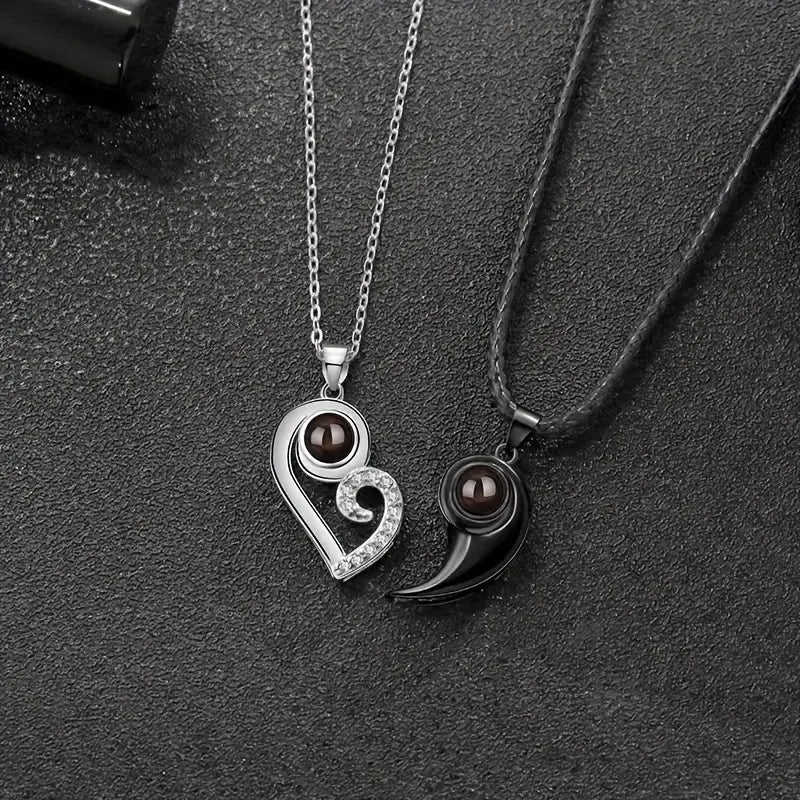 Collar con Colgante de Proyección Personalizado – Ying Yang, Un Símbolo de Conexión