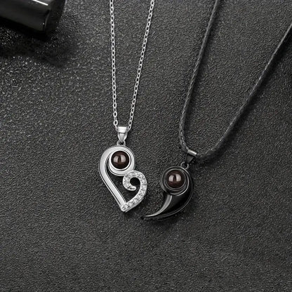 Collar con Colgante de Proyección Personalizado – Ying Yang, Un Símbolo de Conexión